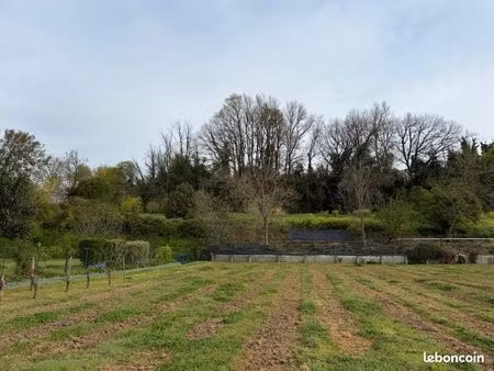 terrain 1 500 m² bourg