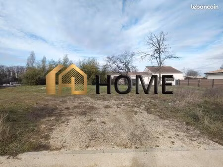 terrain 757 m² haux