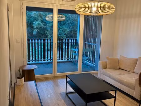 t2 meublé avec balcon et parking