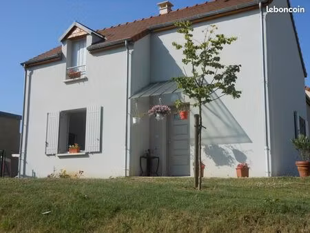 pavillon de type 4 beaulieu sur loire