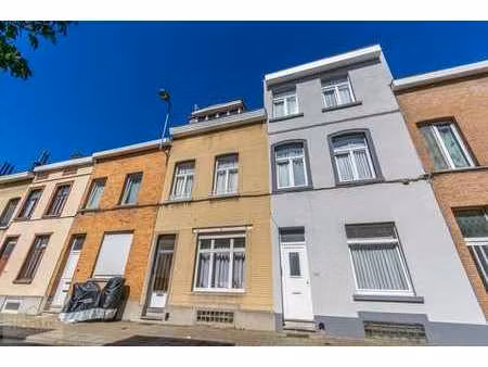 maison de ville avec 4 chambres  terrasse et jardin