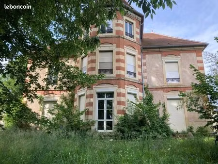 immeuble 11 pièces 372 m²