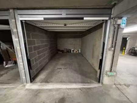 vente garage et parking à rennes longs champs (35000) : à vendre / 16m² rennes longs champ