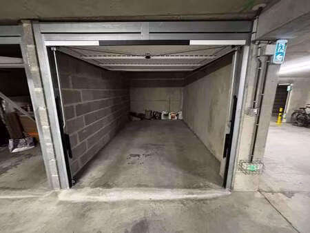 vente garage et parking à rennes saint-helier (35000) : à vendre / 16m² rennes saint-helie