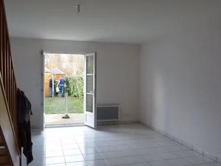 maison meung sur loire t3 + jardin + parking