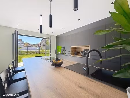 maison 6 pièces 161 m²