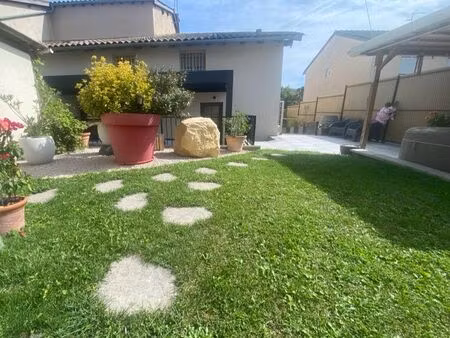 maison 160m2 au centre du village avec terrain