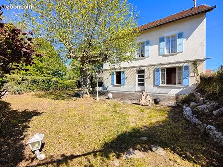 maison 8 pièces 173 m²