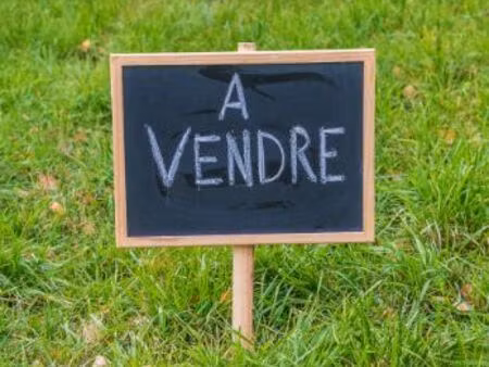 terrain sur saint brès