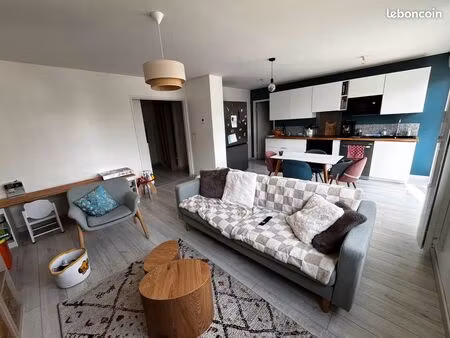 appartement 3 pièces rénové – 2 chambres – balcons – aucun travaux à prévoir