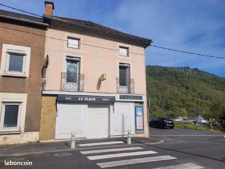 immeuble 5 pièces 200 m²