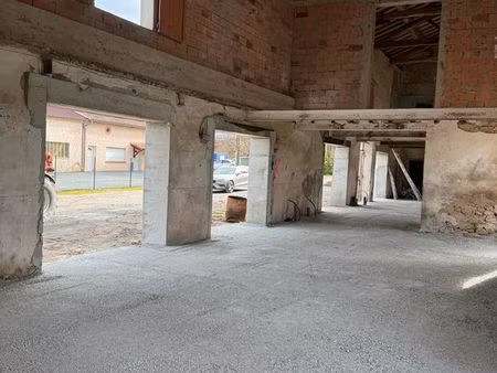 ferme avec grand potentiel d'aménagement (idéal investisseur ou artisans)