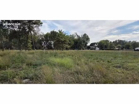 terrain 714 m² parentis en born