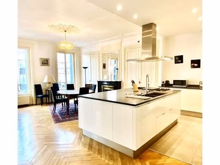 appartement 3 pièces 118 m²