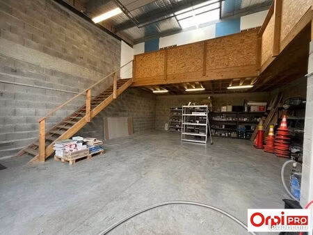 local d'activité 156 m²