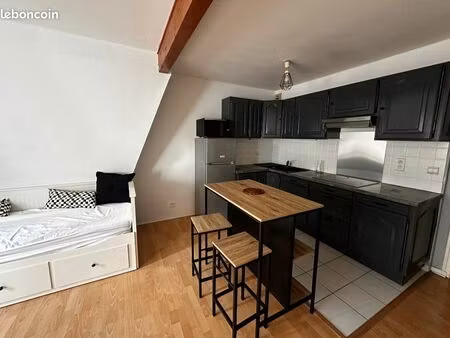 studio meublé lumineux + parking + cave – proche rer a