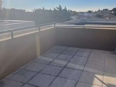 vente appartement à la fois proche de toutes commodites au calme avec vue dégagée