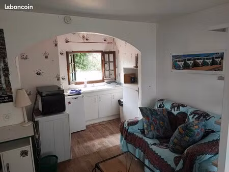 studio 35 m2  485 e ttc  libre septembre 2026   clermont fd  prés cité u des cezeaux aubie