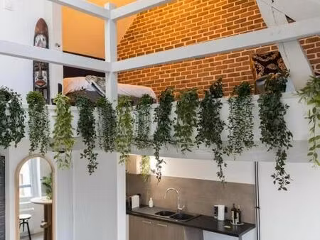 élégant duplex rénové au cœur de troyes – charme  calme et emplacement privilégié