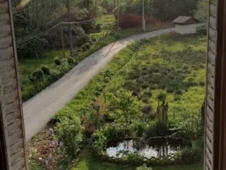 t1 bis 35m2 proche nature ■35m2 ■au deuxième étage d'une petite copropriété de 5 logements