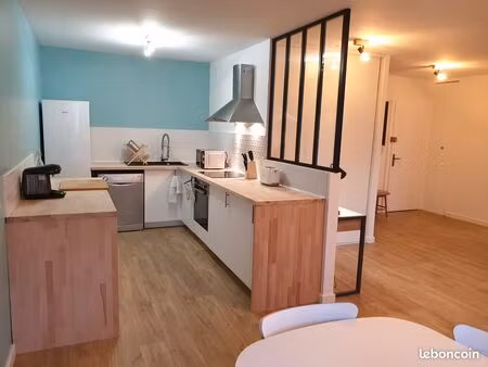 agréable t2 refait à neuf avec grand salon  centre-ville