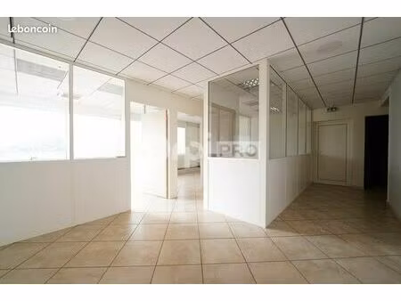 bureau 317 m²