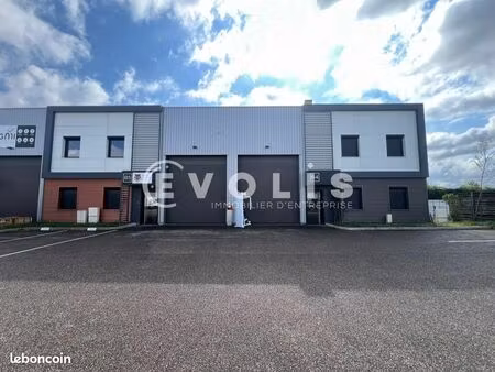 local d'activité 666 m²