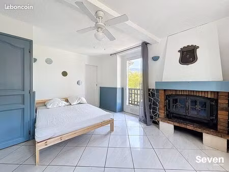 studio 1 pièce 25 m²