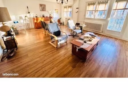 quartier newton/churchill appartement 80m2 2 chambres à louer non meublé