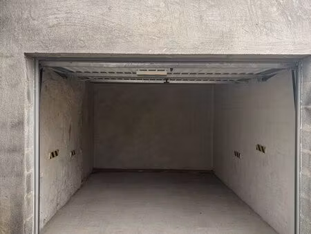 garage/box