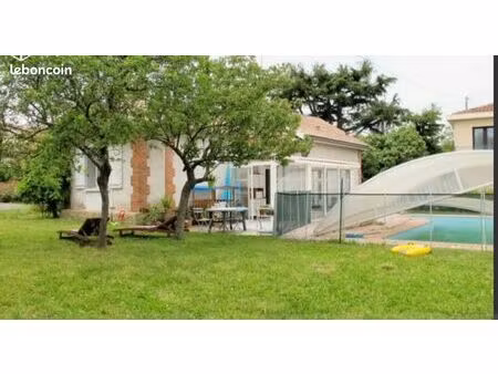 maison individuelle avec piscine sur parcelle de 1500m2