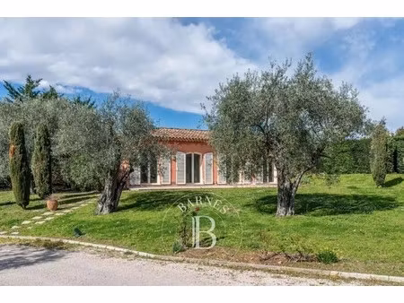 villa de luxe à vendre dans le quartier bois fleuri-chevre d'or-saint philippe