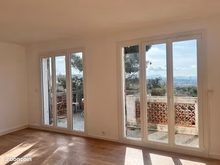 grand t2 rénové – 60 m² – terrasse – vue mer – parc sécurisé