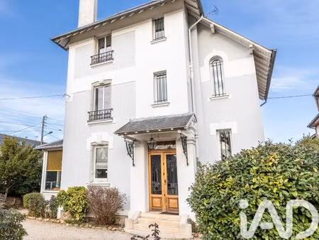 demeure à vendre dans le quartier aristide briand-saint hubert-plateau