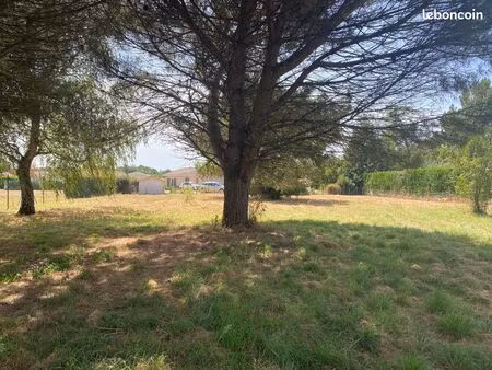 terrain constructible avec pc accordé en plein centre arsac