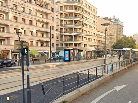 local  boutique  emplacement n1  crs jean-jaurés-vallier-libération. centre