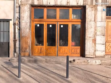 local commercial 50 m² grenoble sur les quais