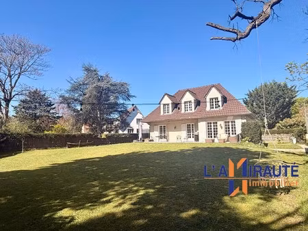maison de luxe à vendre dans le quartier charlemagne