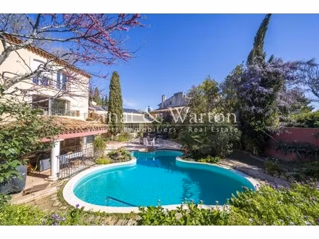 villa de luxe à vendre dans le quartier cap brun