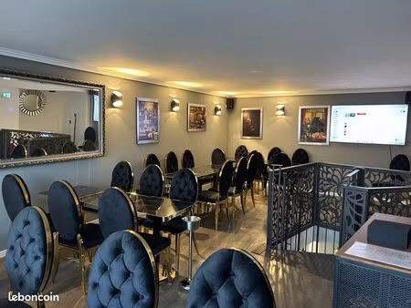 vends local quai perrière