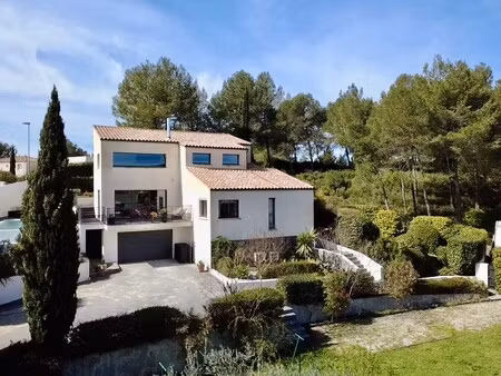 maison de luxe à vendre dans le quartier village