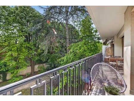 appartement de luxe à vendre dans le quartier saint james-général koenig