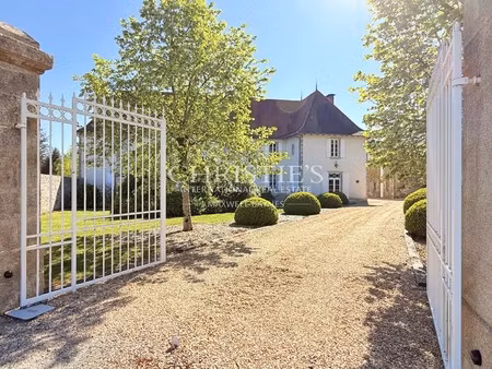 maison de luxe à vendre à la chapelle-montbrandeix