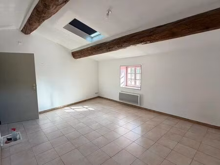 t2 avec place de parking