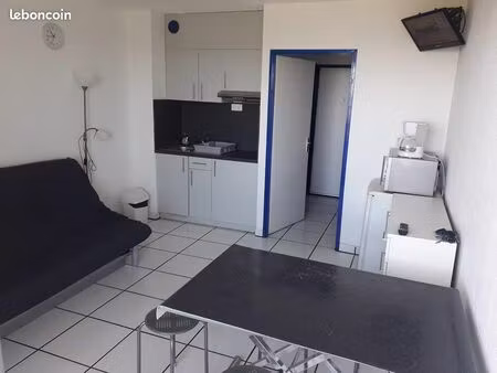 carnon studio cab+pk  vue étangs  pour les saisonniers  de début mai à fin aout 899/mois a