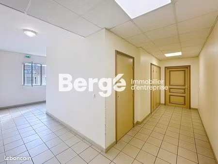 bureaux 64 m²