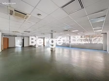 bureaux 327 m²