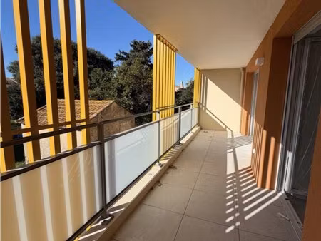 beau t2 proche commerces