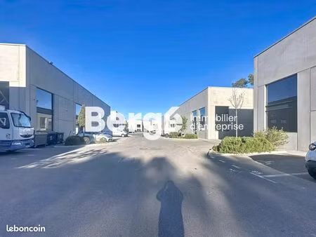 local industriel 476 m²