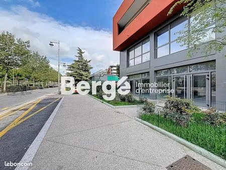 local commercial 325 m²